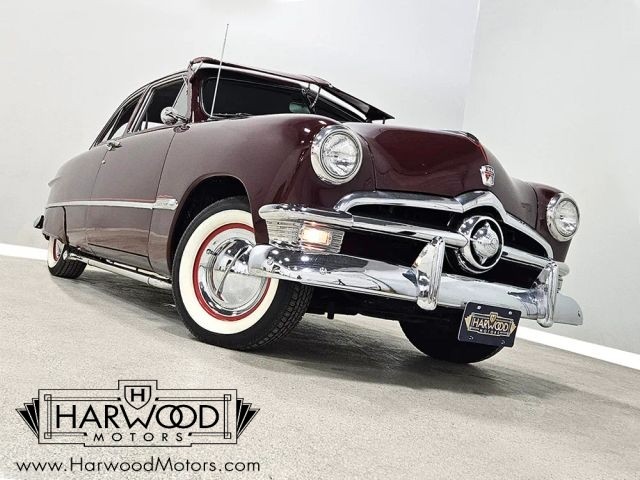 Ford-Custom-1950-Coupe-Gray-vinyl