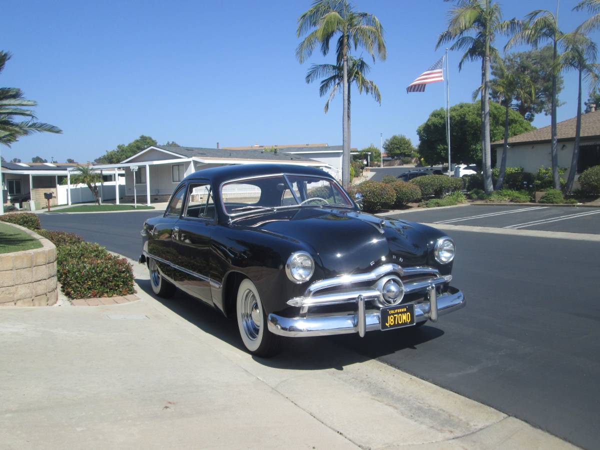 Ford-Custom-coupe-1949-black