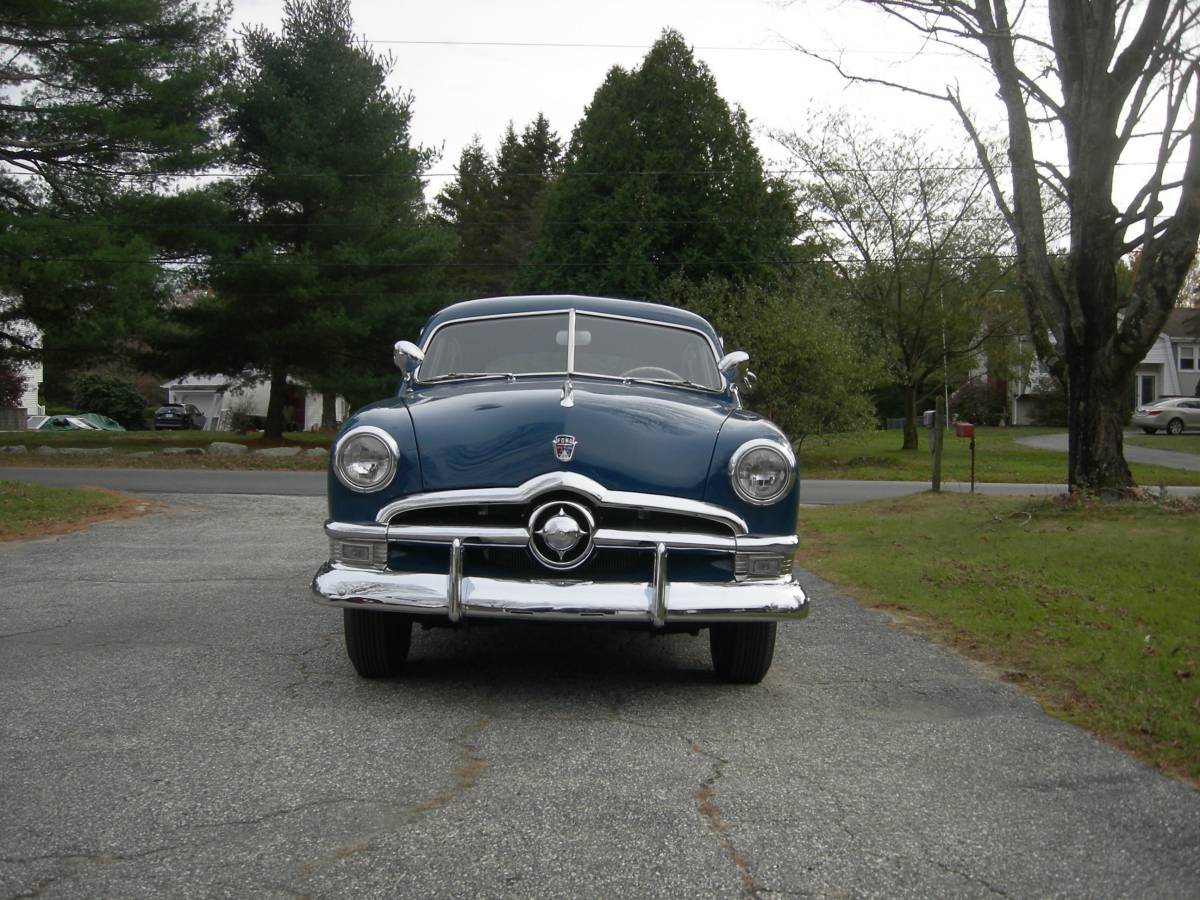 Ford-Custom-coupe-1950-blue