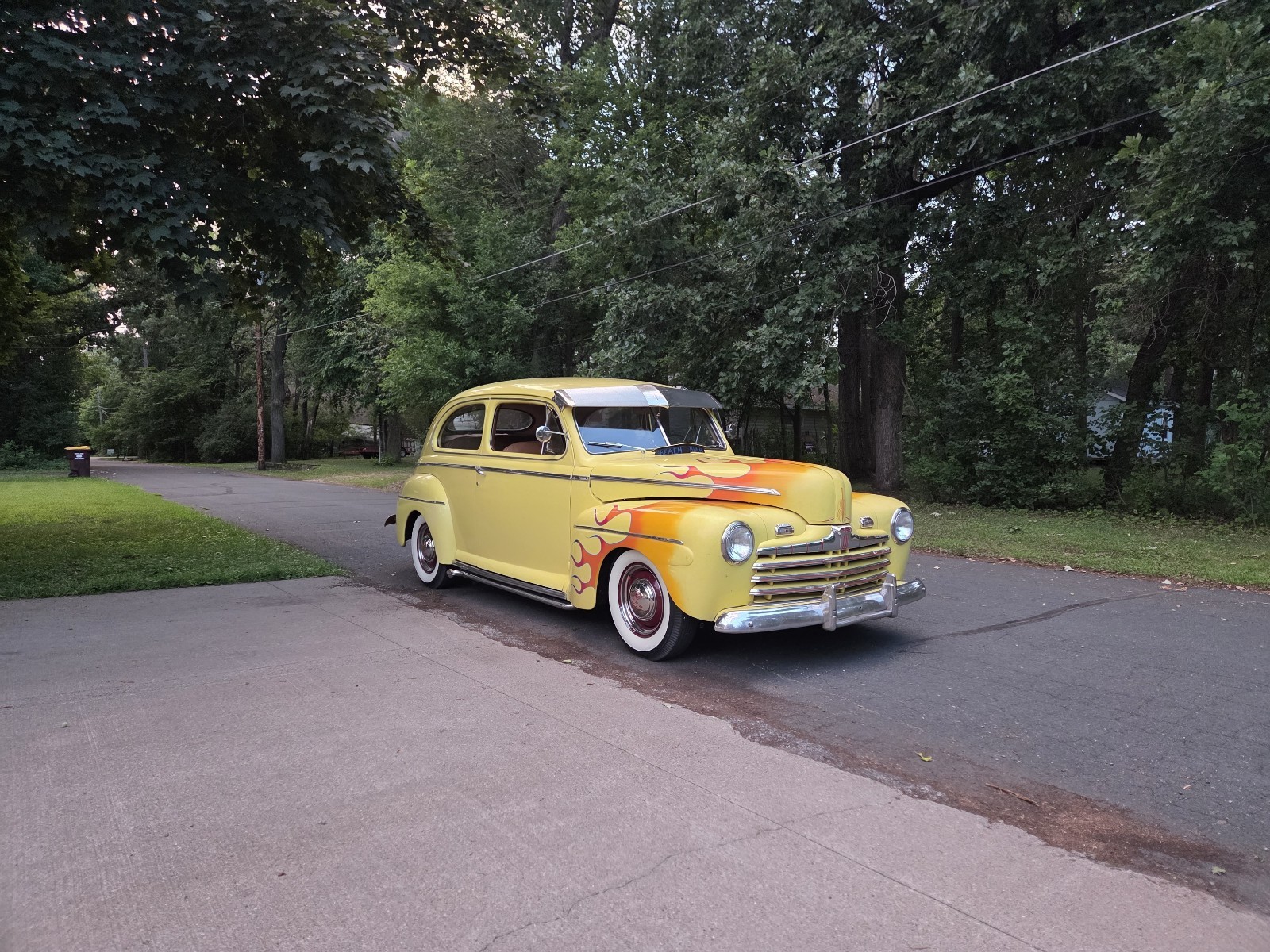 Ford-Deluxe-1946