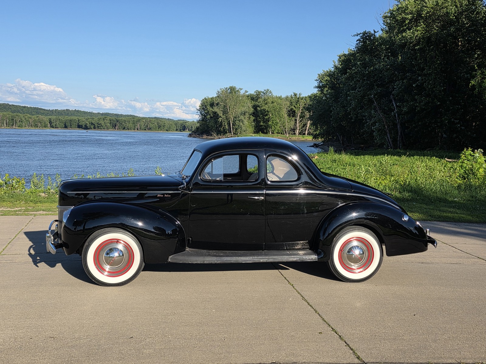Ford-Deluxe-Coupe-1940-Coupe