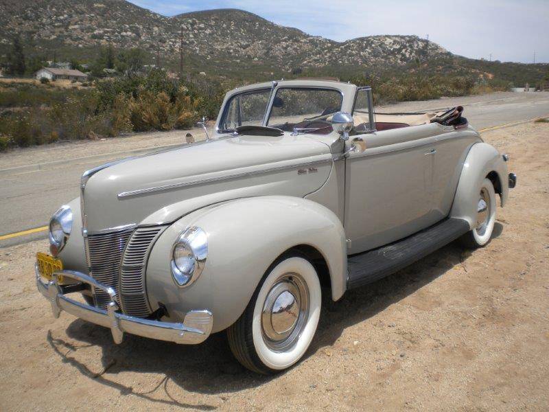 Ford-Deluxe-convertible-1940-grey