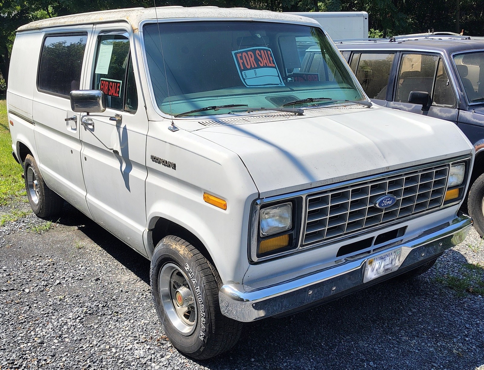 Ford-E-100-Econoline-1983-Standard-Passenger-Van-Blue