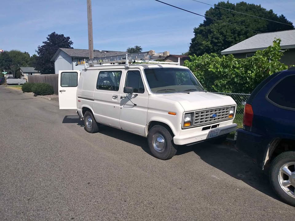 Ford-E-150-1988
