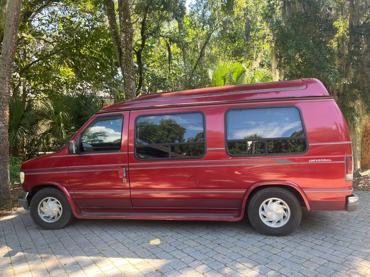 Ford-E-150-1996-red