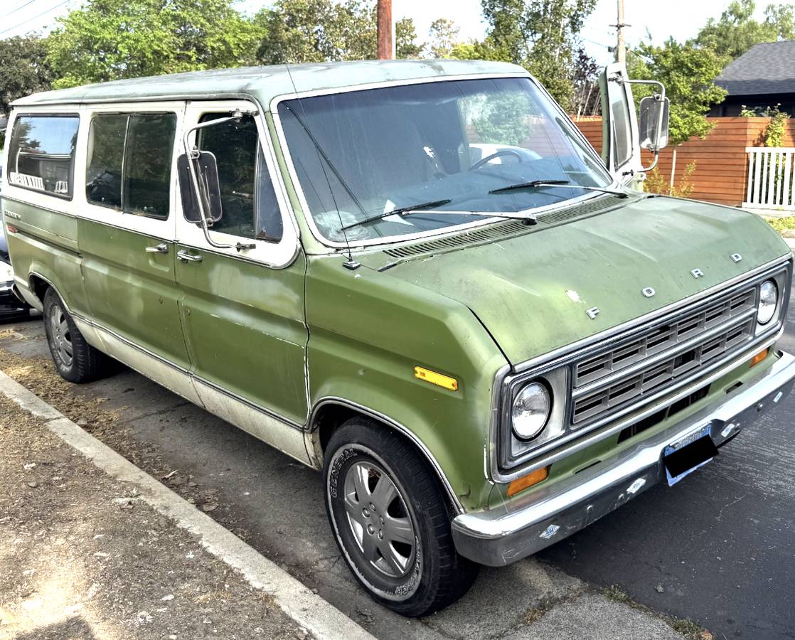 Ford-E-150-econoline-1976-green