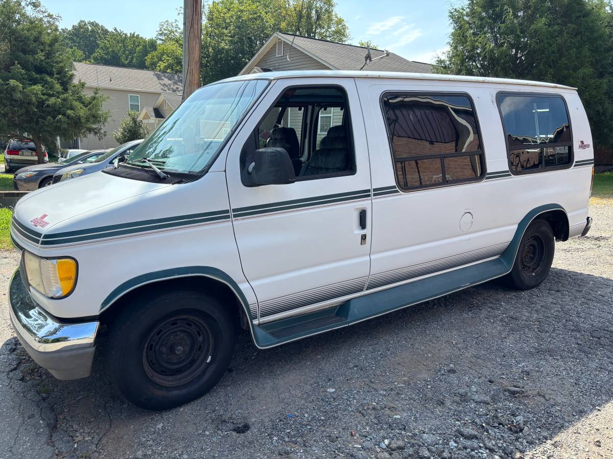 Ford-E-150-econoline-1992-white