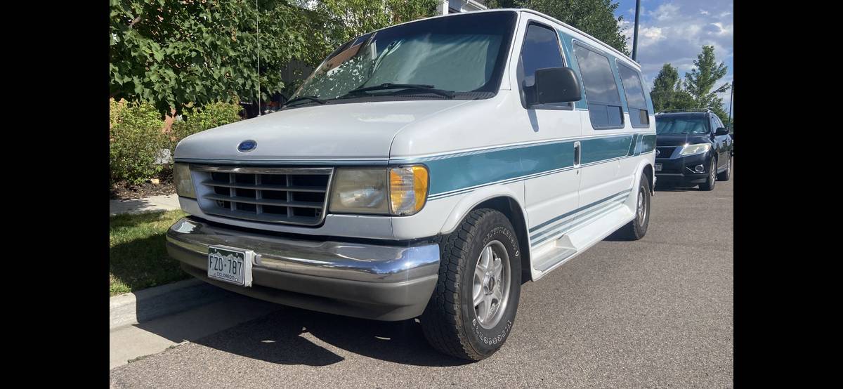 Ford-E-150-econoline-1992-white