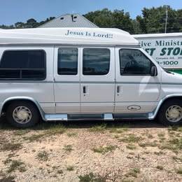 Ford-E-150-econoline-1996-white