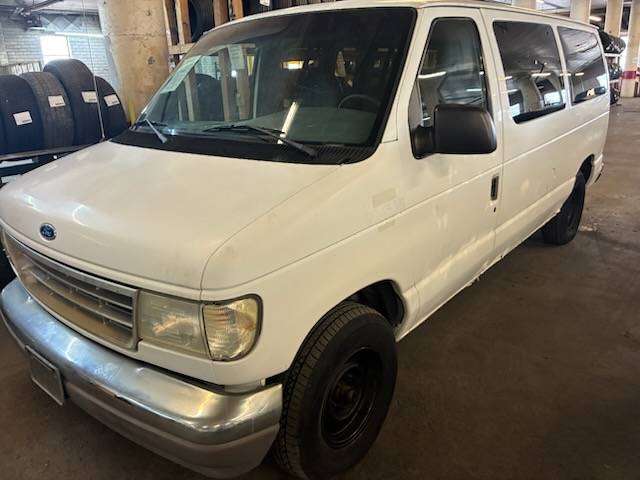 Ford-E-150-econoline-xl-1996
