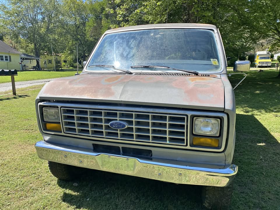 Ford-E-250-1987