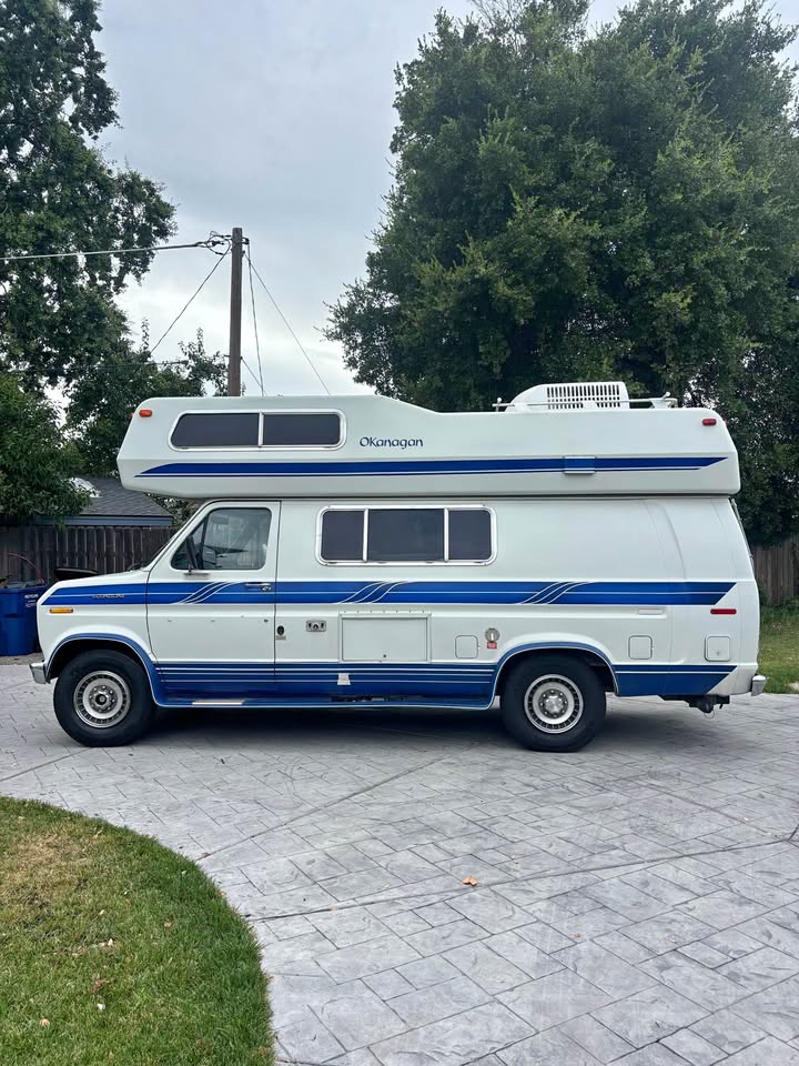 Ford-E-250-1988