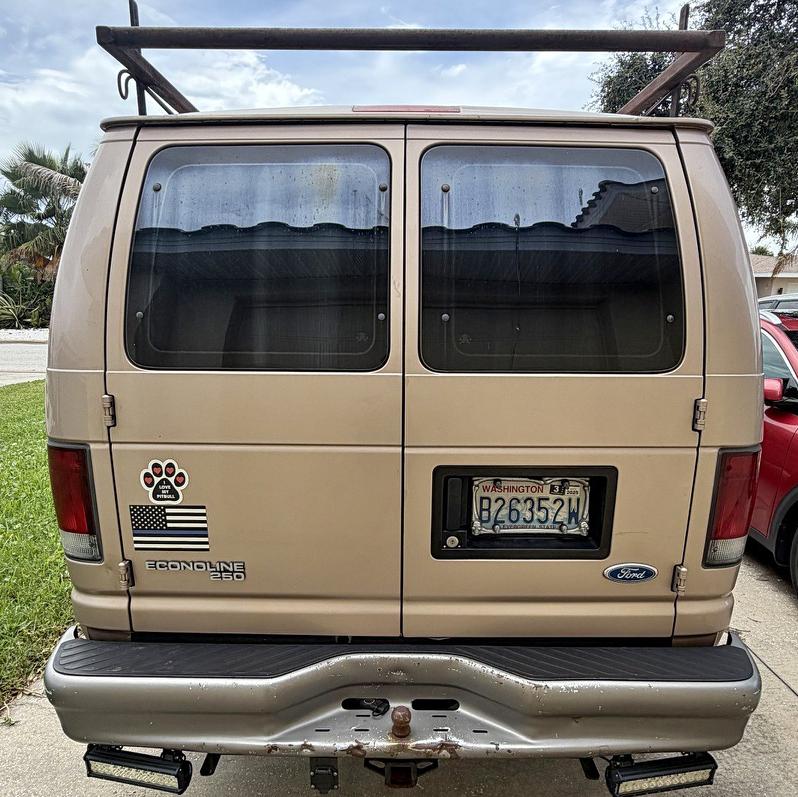 Ford-E-250-1996