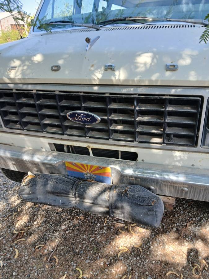 Ford-E-250-econoline-1979-white