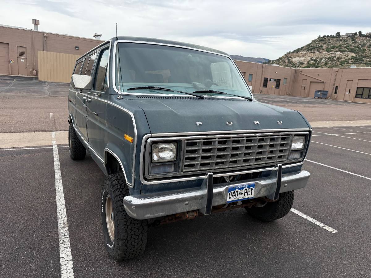 Ford-E-350-1982-Blue