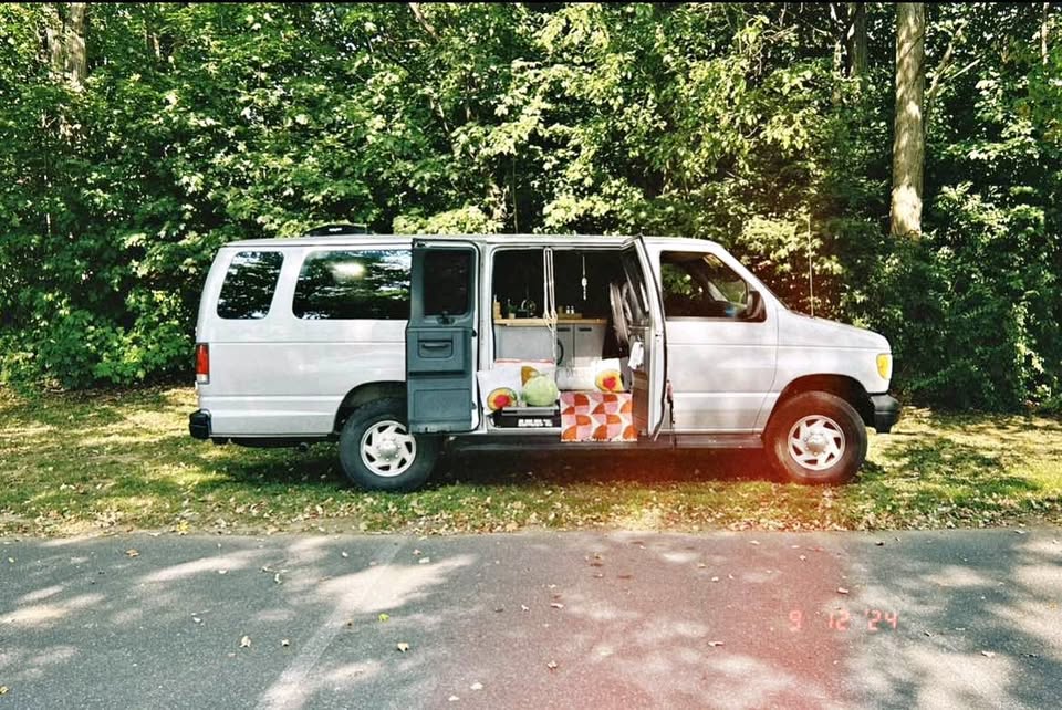 Ford-E-350-cargo-extended-1996