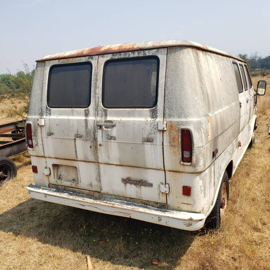 Ford-E-350-econoline-1973