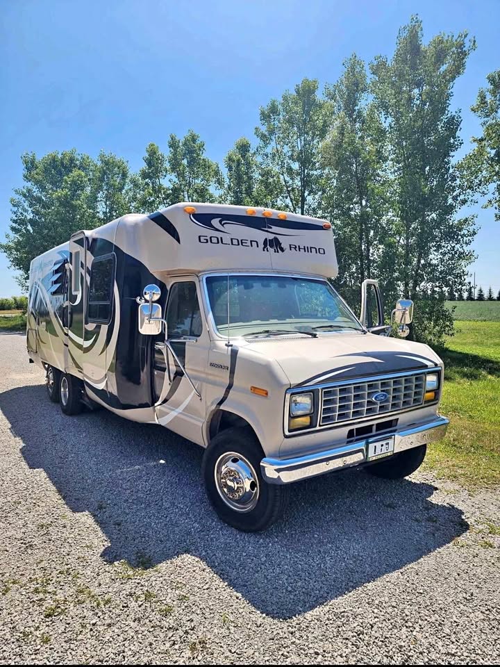 Ford-E-350-econoline-1990