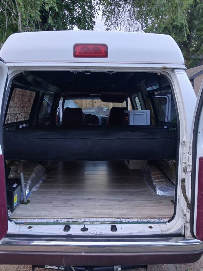 Ford-E-350-econoline-1996-white
