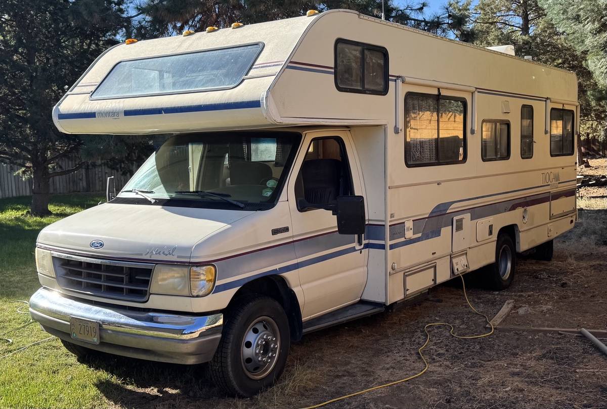 Ford-E-350-econoline-cutaway-w-tioga-1993