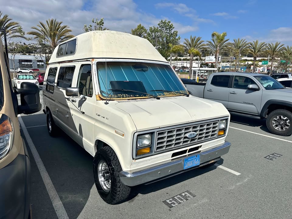 Ford-E150-1985