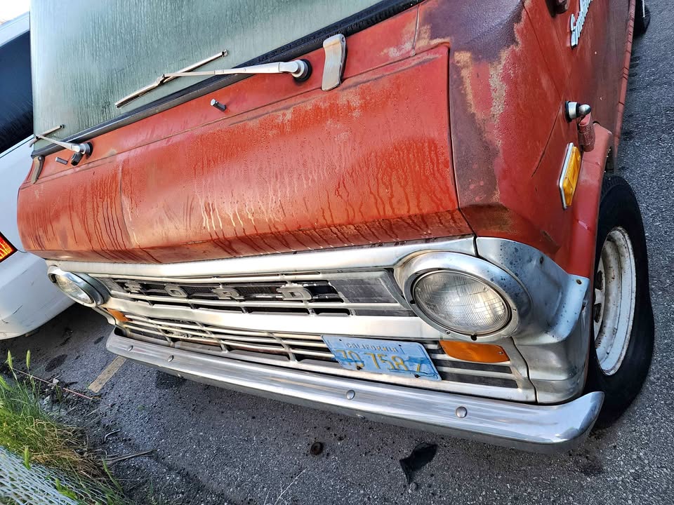 Ford-E150-cargo-1973