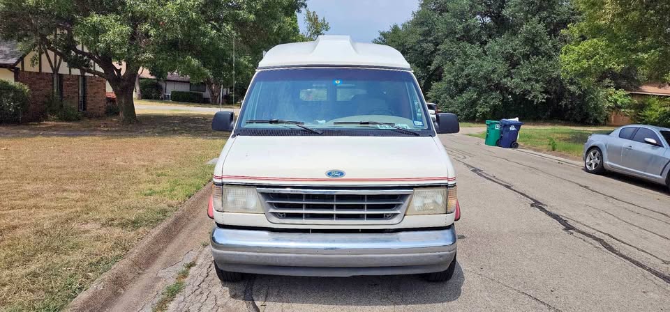Ford-E150-cargo-1994