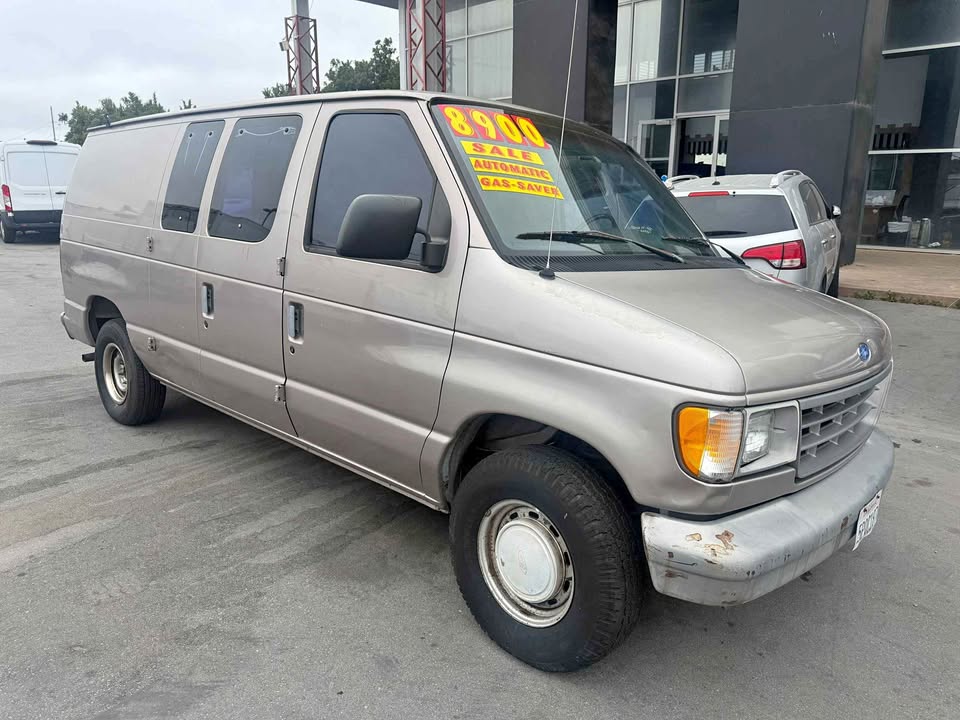 Ford-E150-cargo-1996