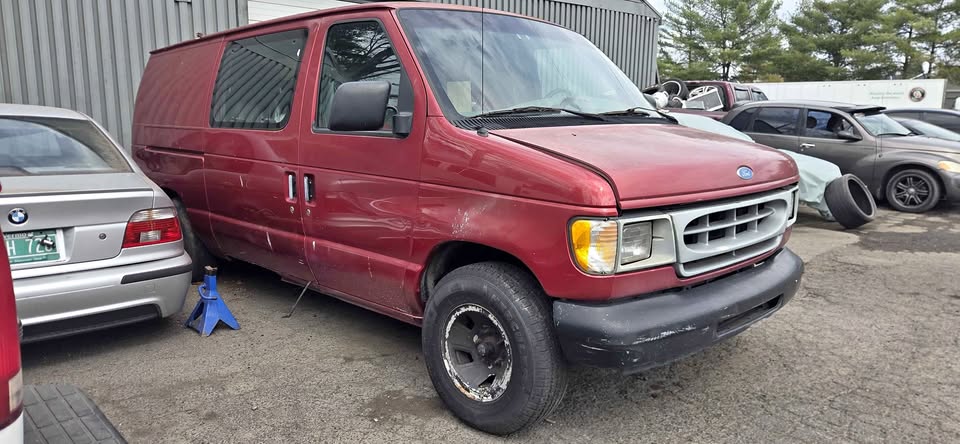 Ford-E150-cargo-1996