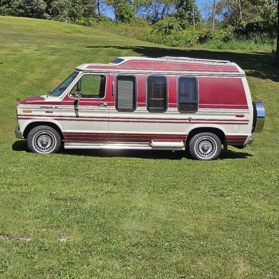Ford-E150-conversion-van-1988-custom