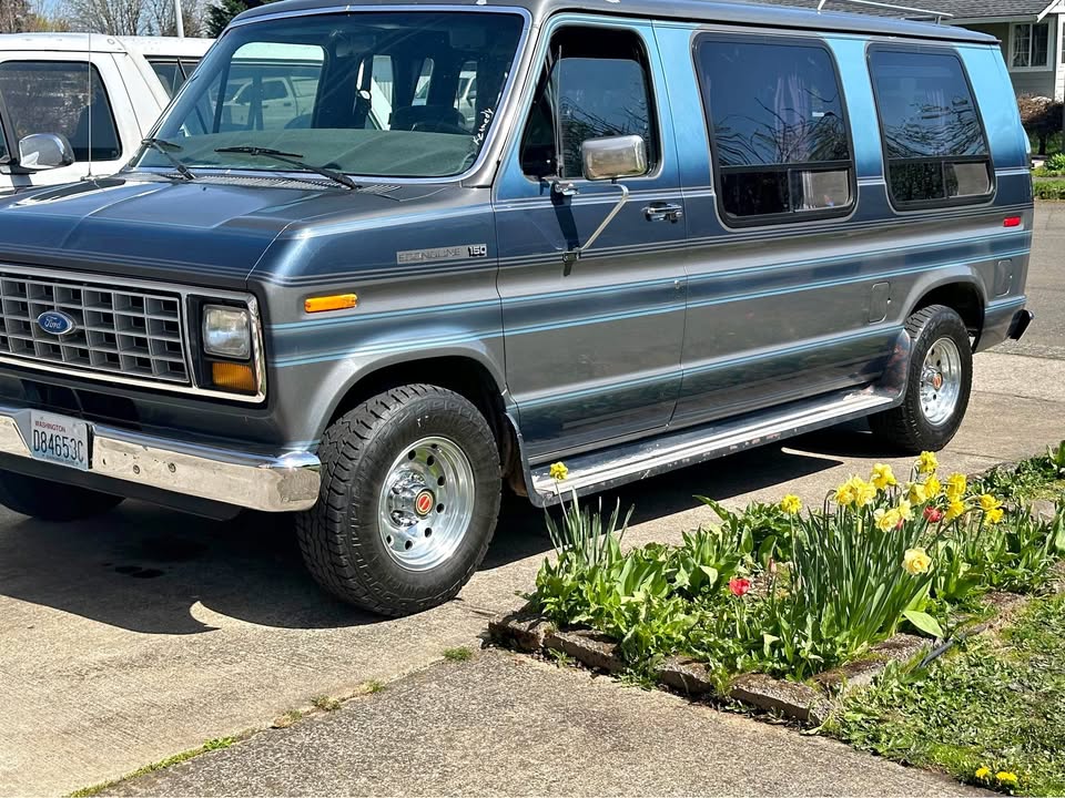 Ford-E150-passenger-1990