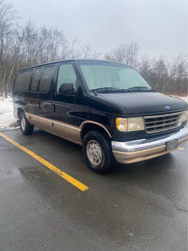 Ford-E150-passenger-1992
