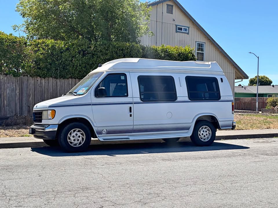 Ford-E150-passenger-1993