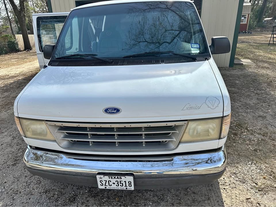 Ford-E150-passenger-1995