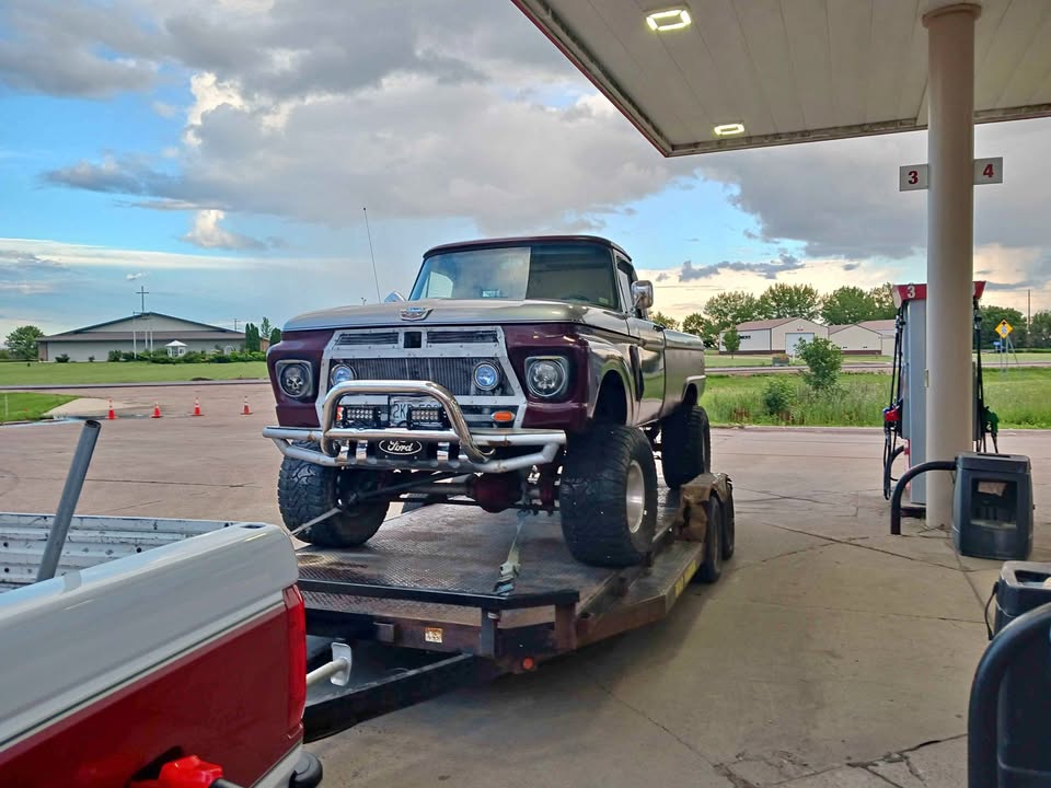 Ford-E150-super-duty-cargo-1966