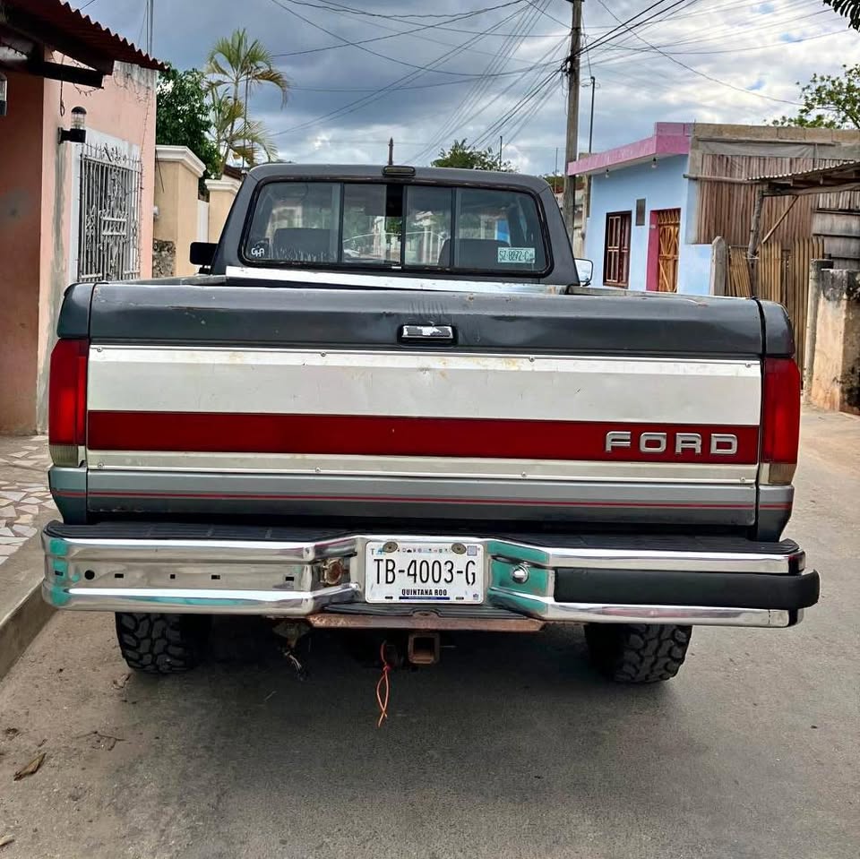 Ford-E150-super-duty-cargo-1989