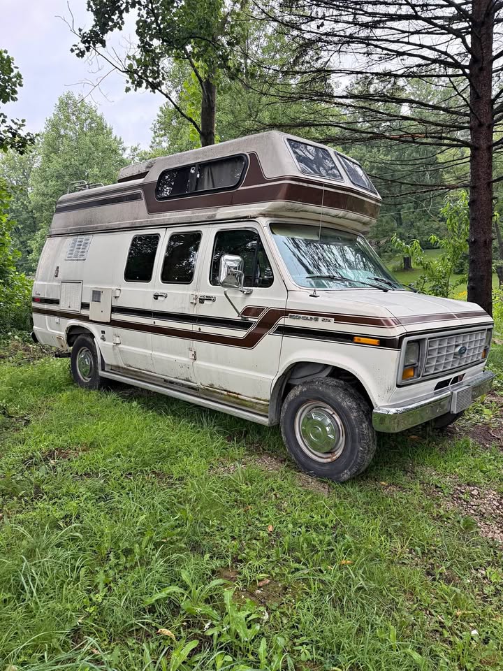 Ford-E250-1987
