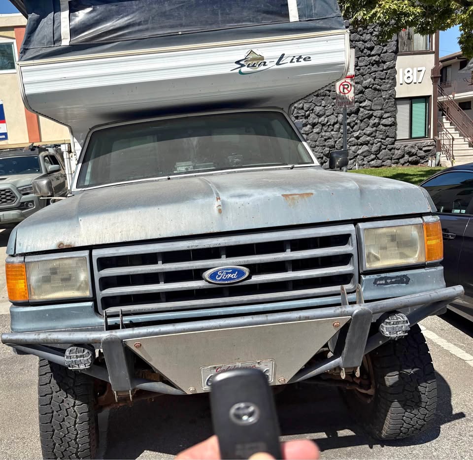 Ford-E250-super-duty-cargo-1987