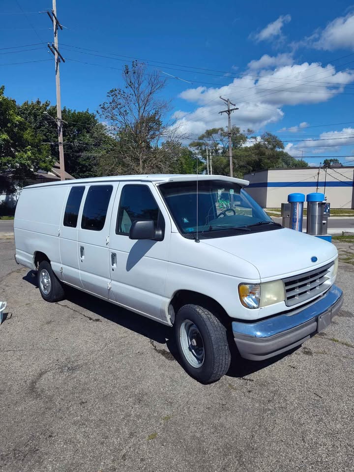 Ford-E250-super-duty-cargo-1995