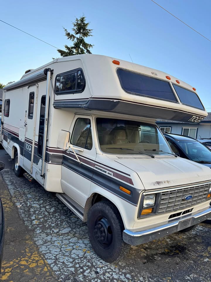 Ford-E350-1989