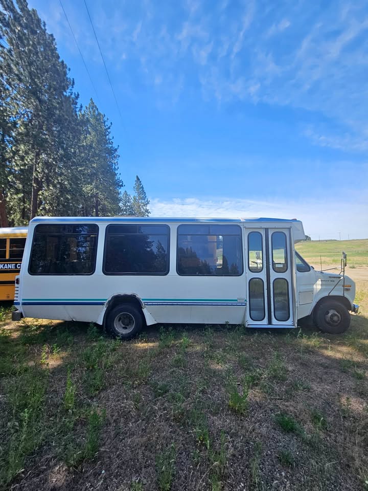 Ford-E350-1989