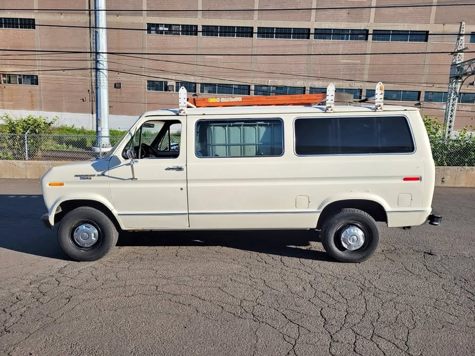 Ford-E350-1989
