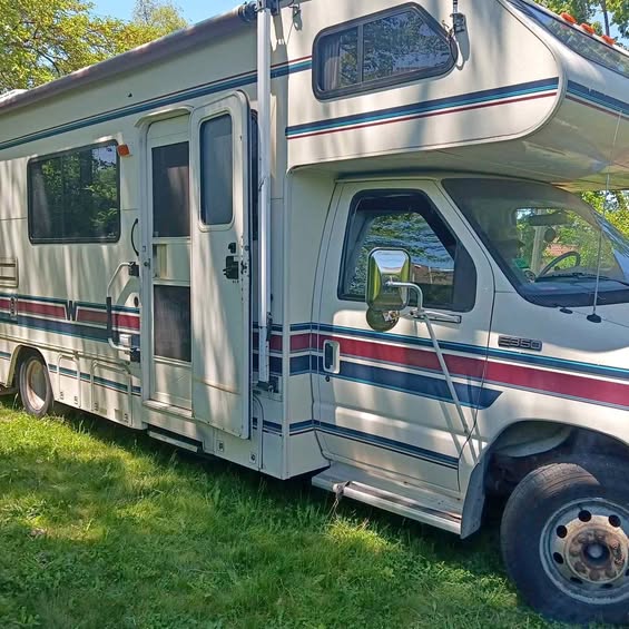 Ford-E350-1992