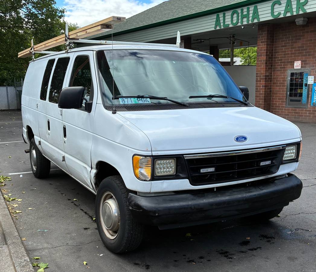 Ford-E350-cargo-·-commercial-van-3d-1996-white
