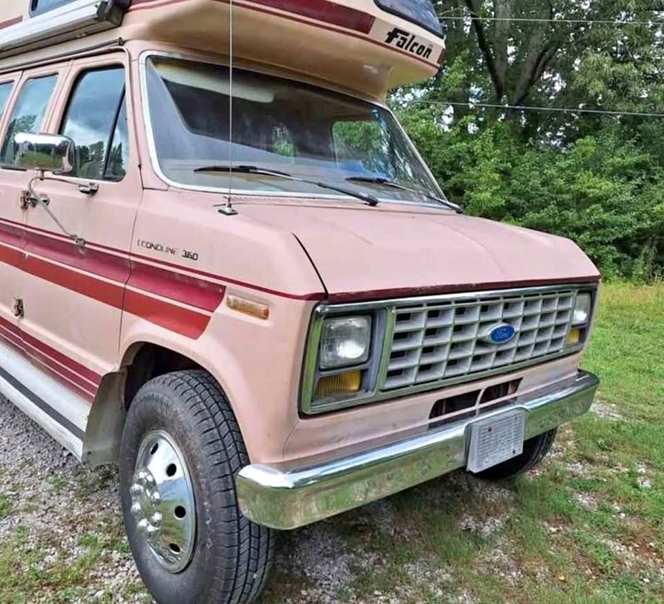 Ford-E350-falcon-190-1989