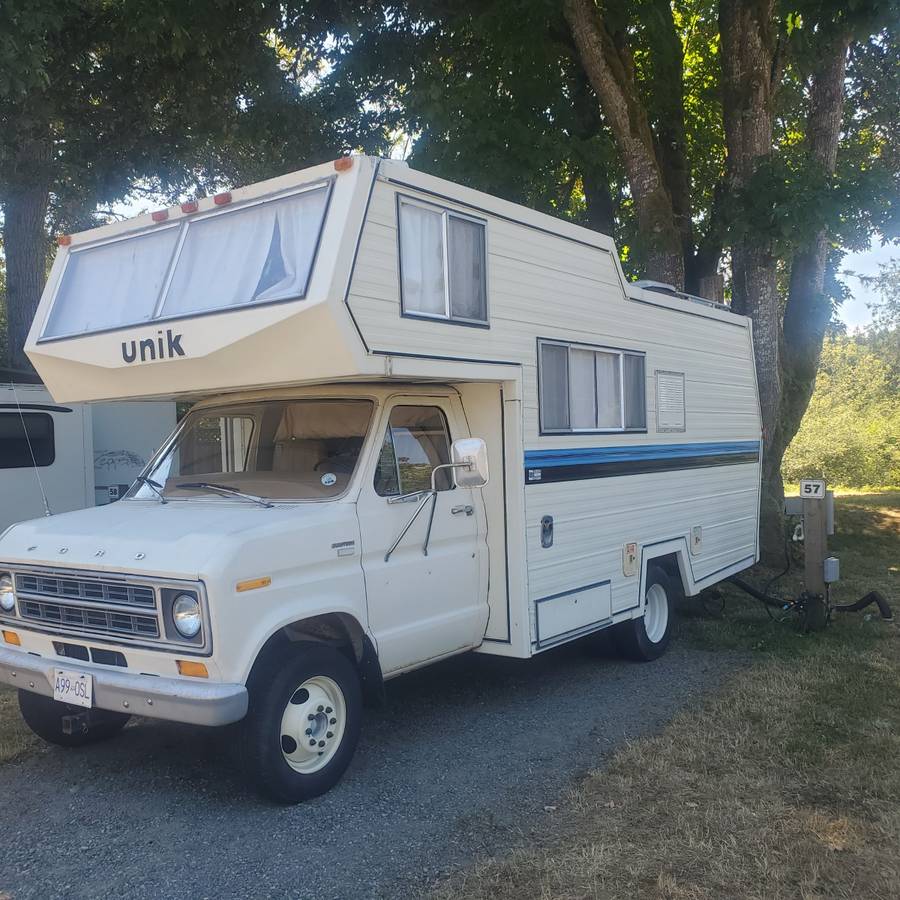 Ford-E350-motorhome-1976-white