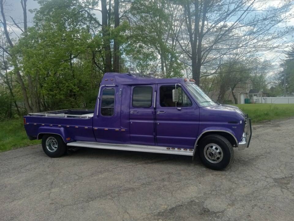 Ford-E350-super-duty-1983-purple