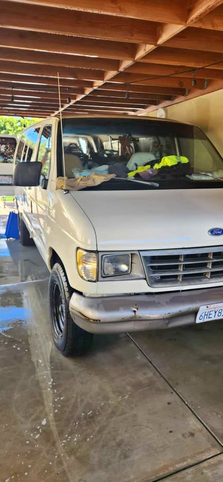 Ford-E350-super-duty-cargo-1993