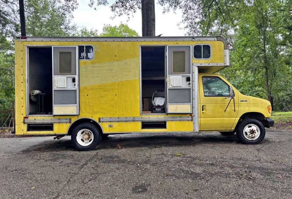 Ford-E350-super-duty-cargo-1994