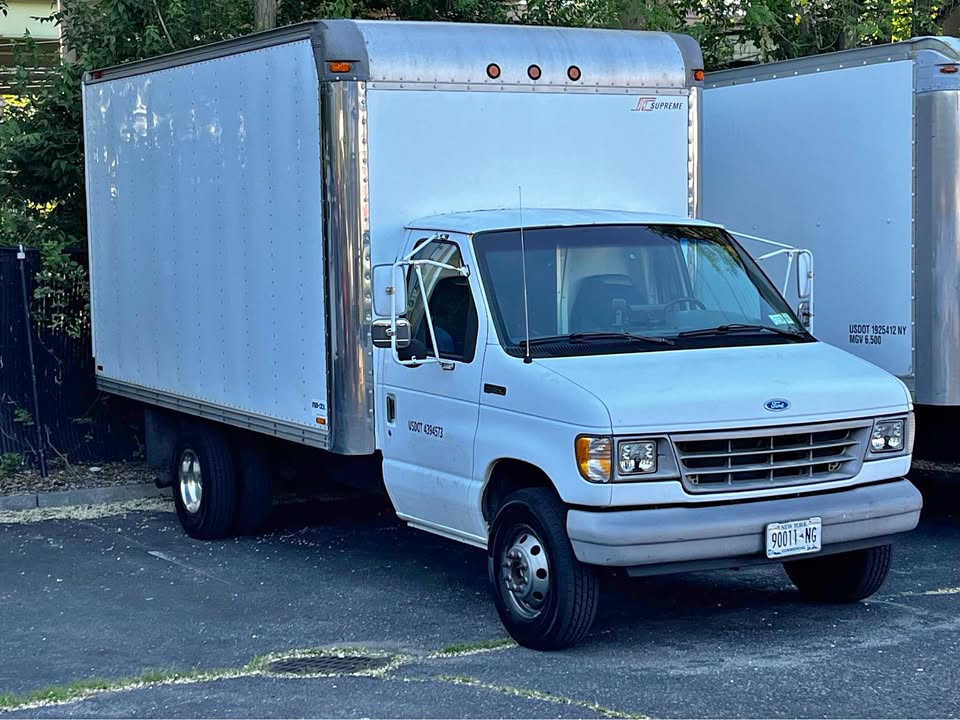 Ford-E350-super-duty-cargo-1996